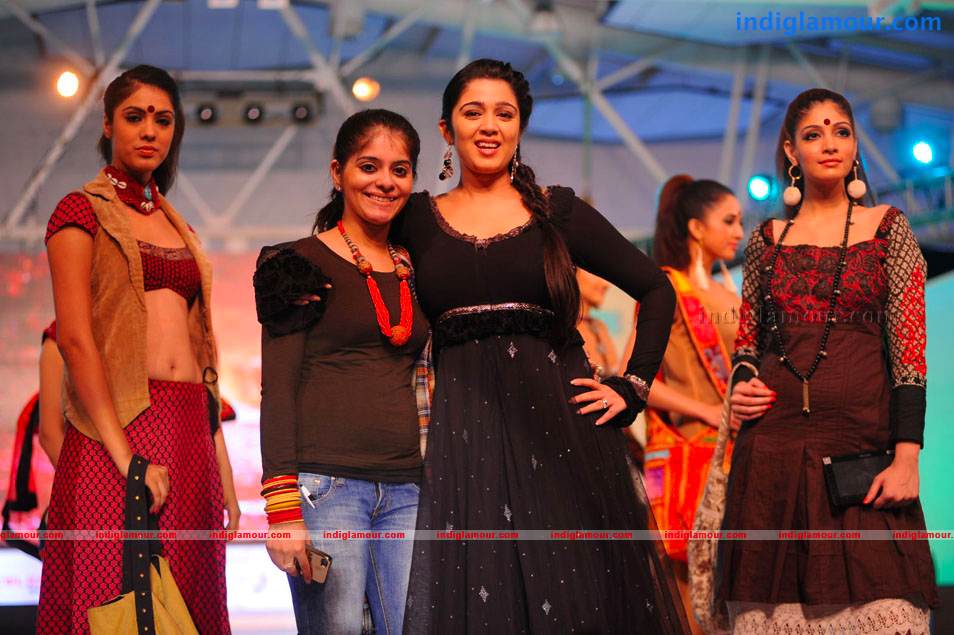 Charmi Actress hd photo