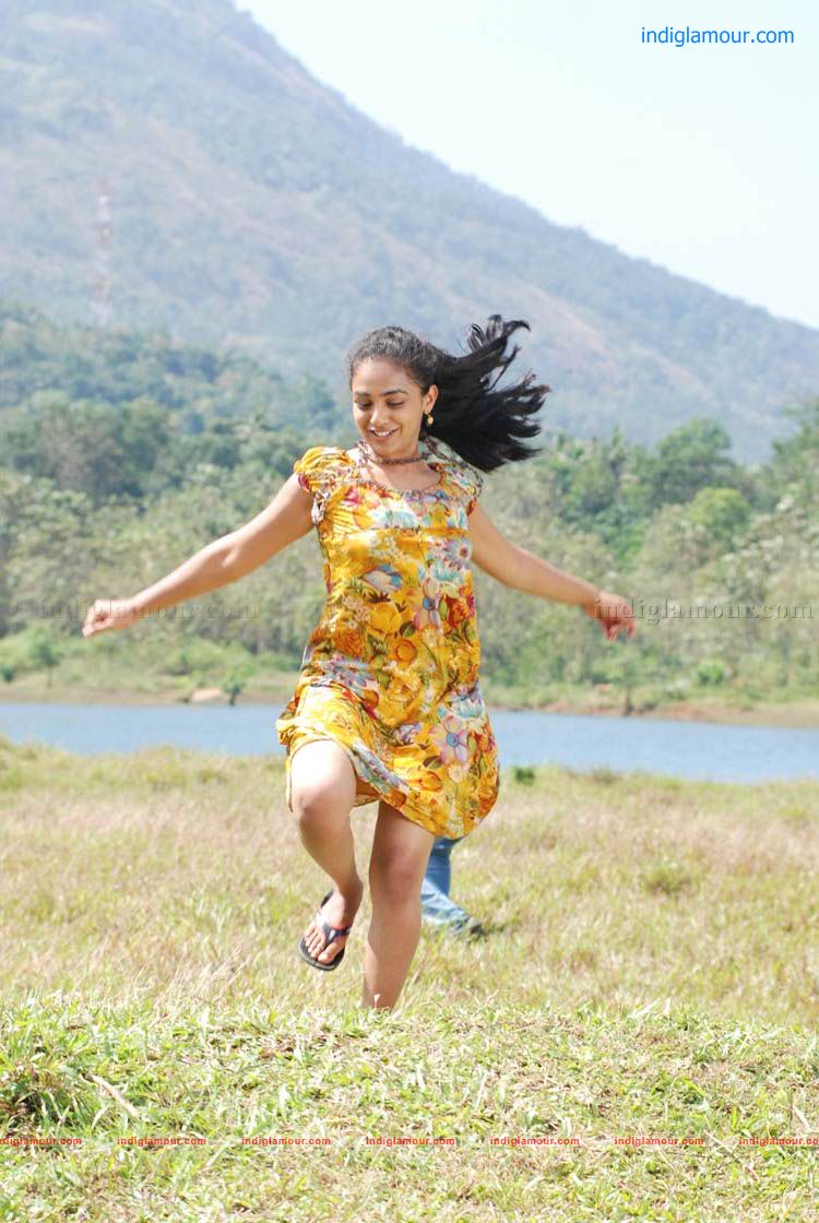 Nithya Menon Actress hd photo
