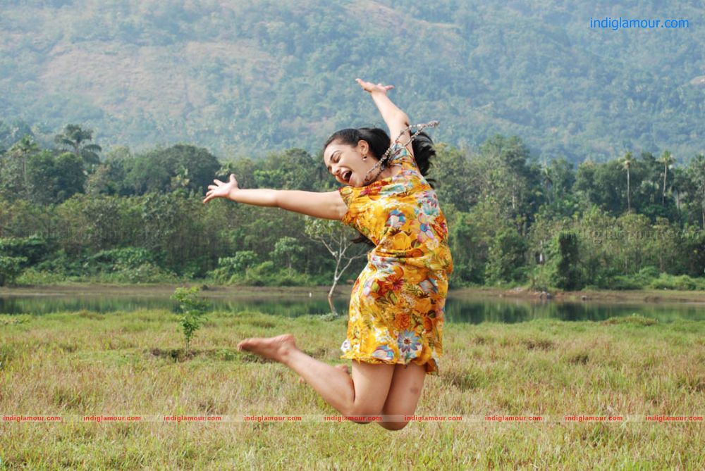 Nithya Menon Actress hd photo