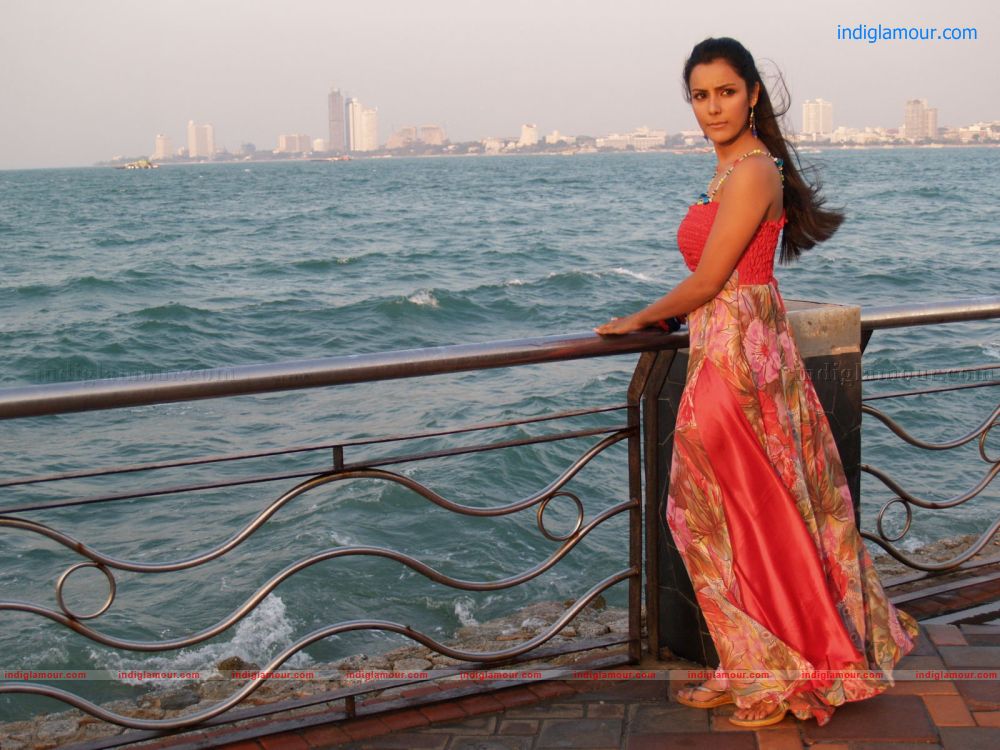 Priya Anand Actress hd photo