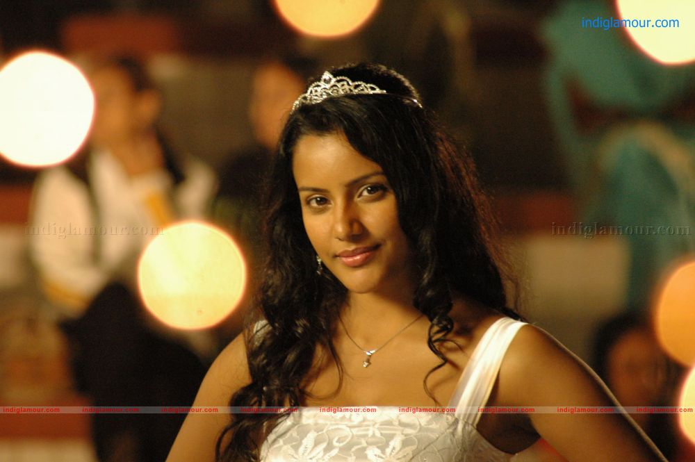 Priya Anand Actress hd photo