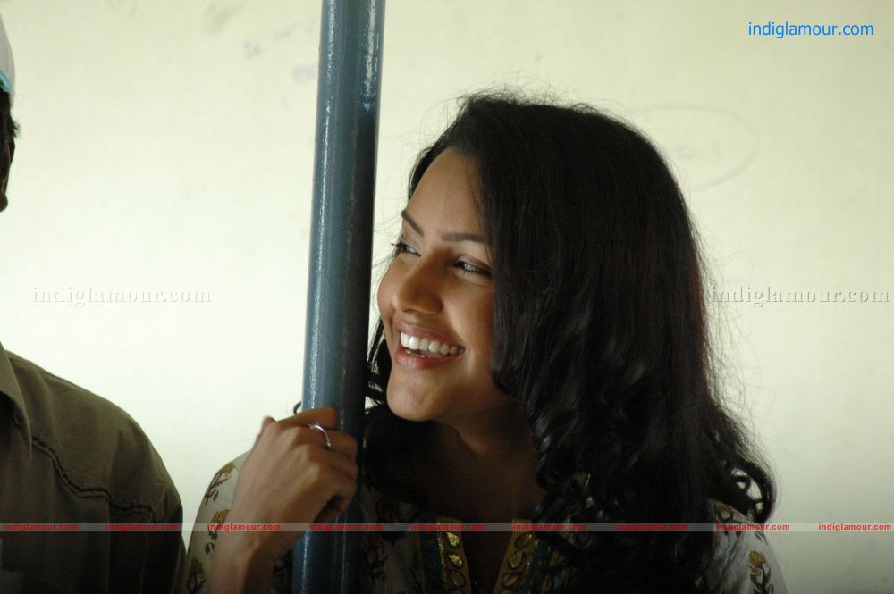 Priya Anand Actress hd photo