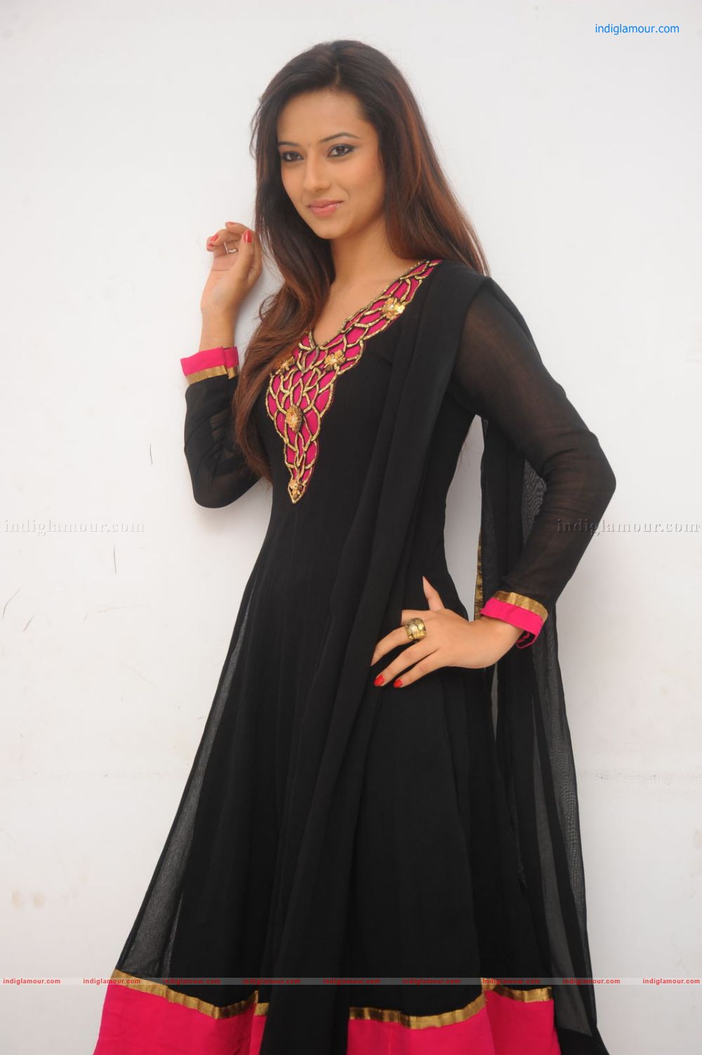 Isha Chawla Actress hd photo