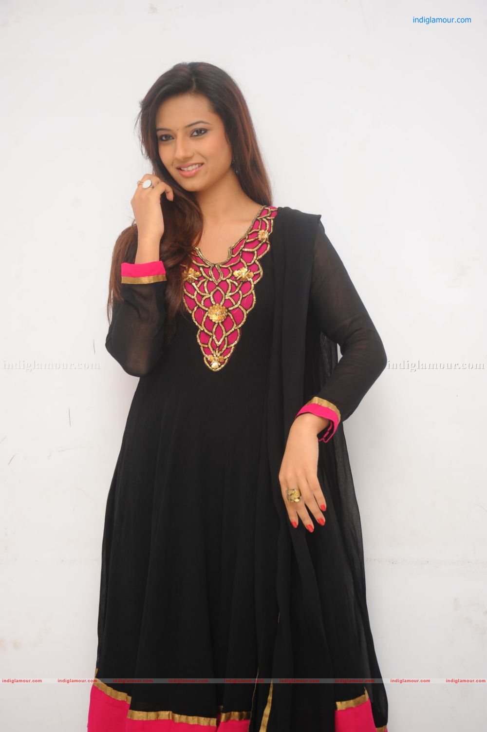 Isha Chawla Actress hd photo