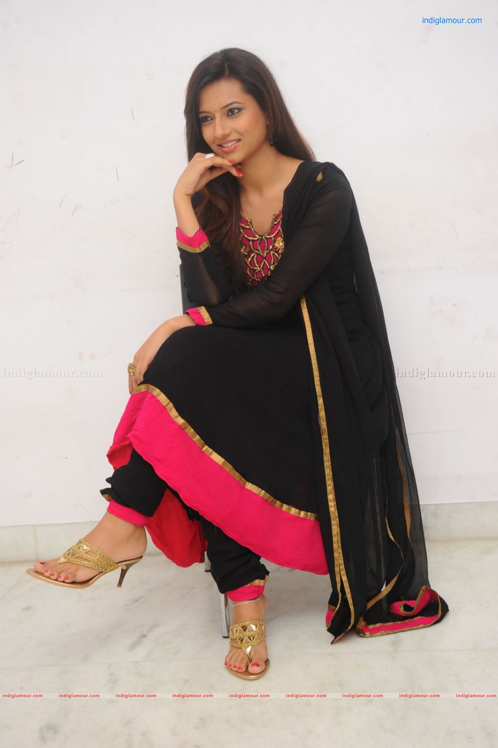 Isha Chawla Actress hd photo