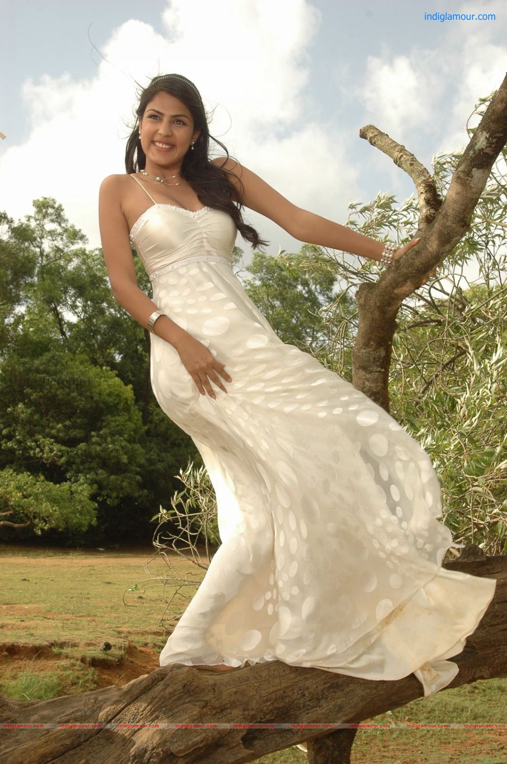 Rhea Chakraborty Actress hd photo