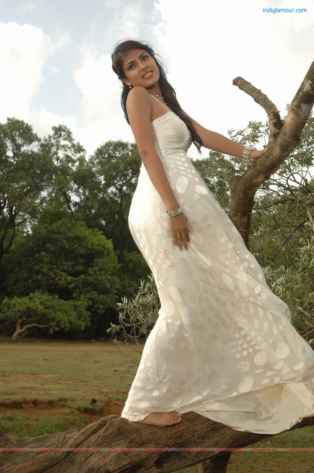 Rhea Chakraborty Actress hd photo
