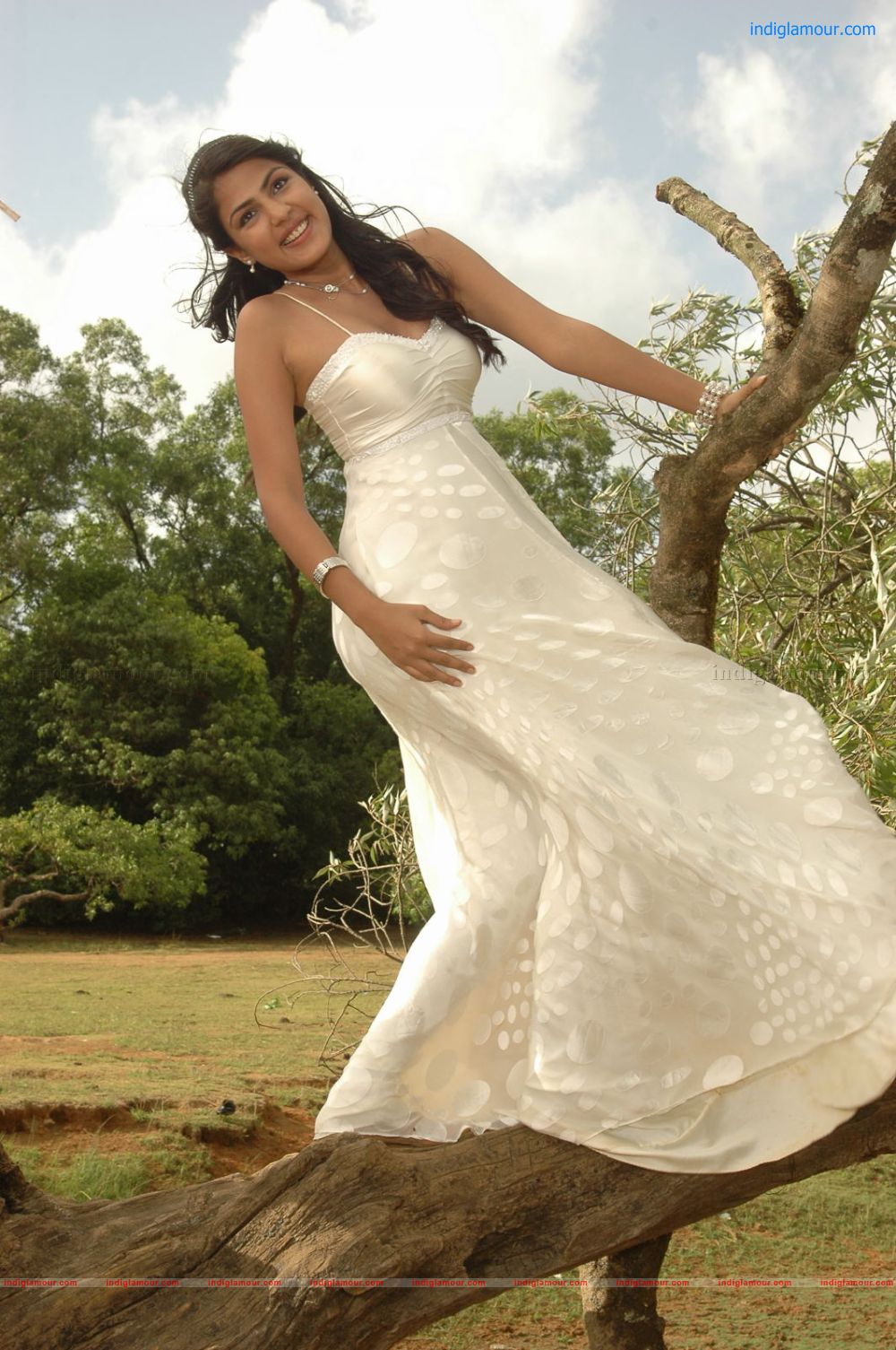Rhea Chakraborty Actress hd photo