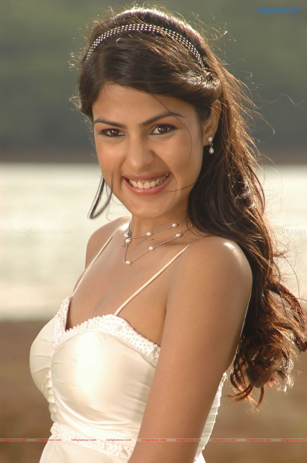 Rhea Chakraborty Actress hd photo