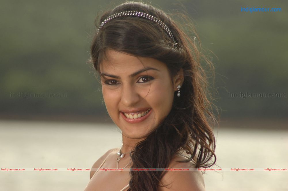 Rhea Chakraborty Actress hd photo