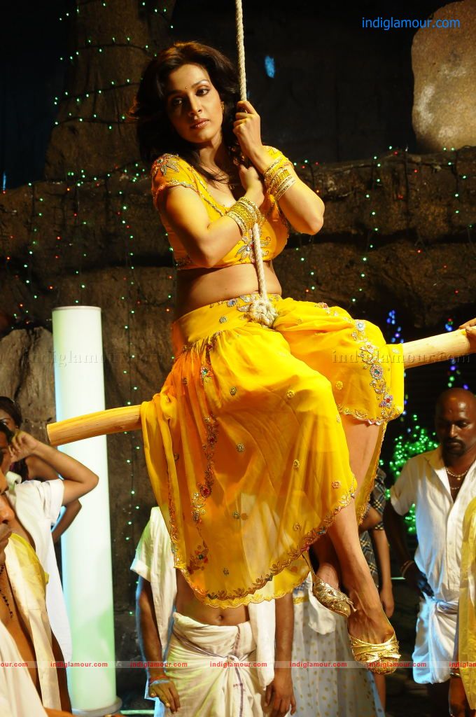 Asha Saini Actress hd photo