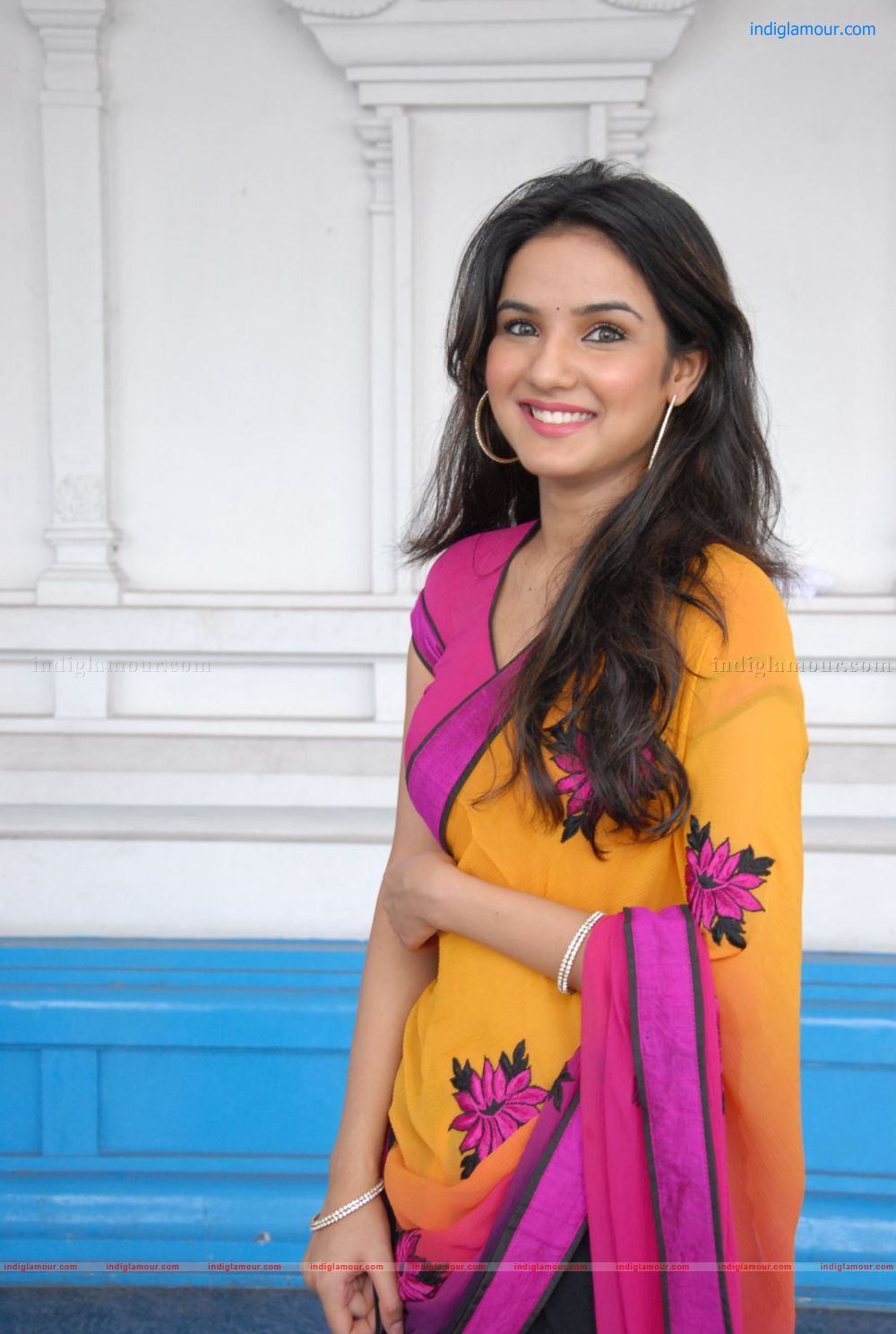 Jasmine Actress hd photo