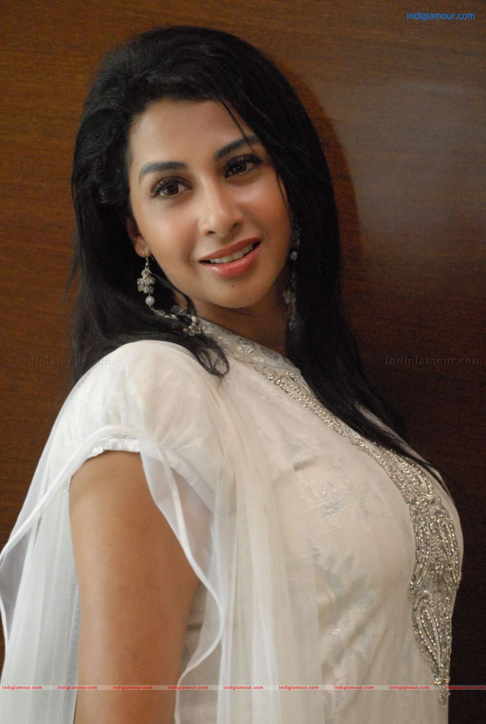 Gayatri Iyer Actress hd photo