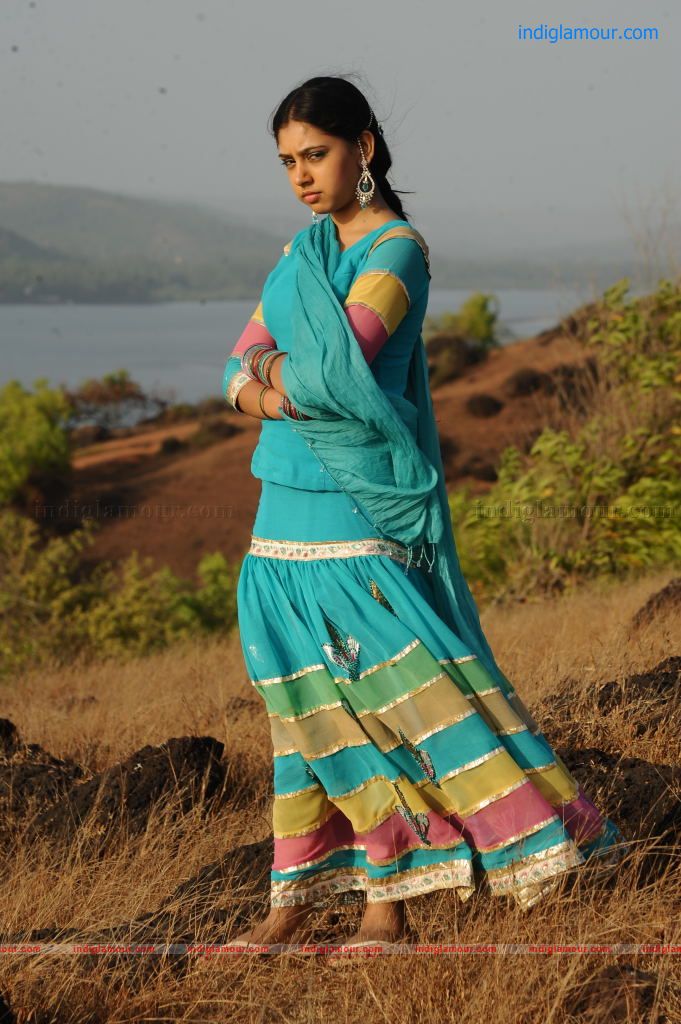 Neethi Taylor Actress hd photo