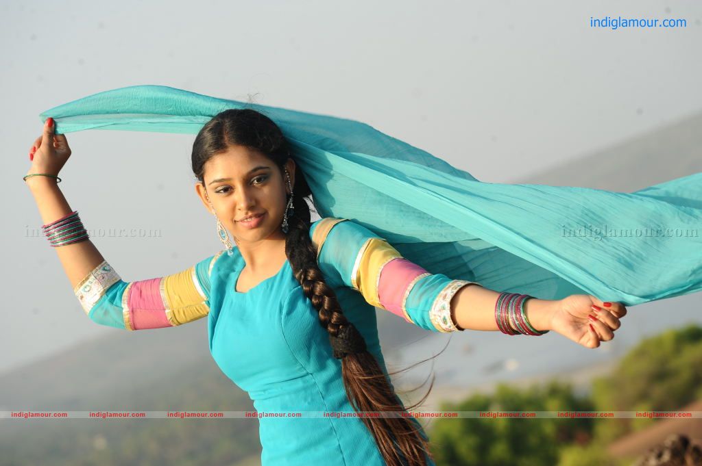 Neethi Taylor Actress hd photo