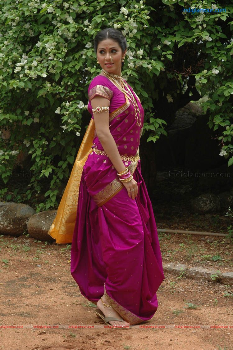 Sada Actress hd photo