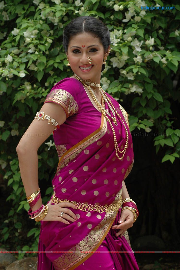 Sada Actress hd photo