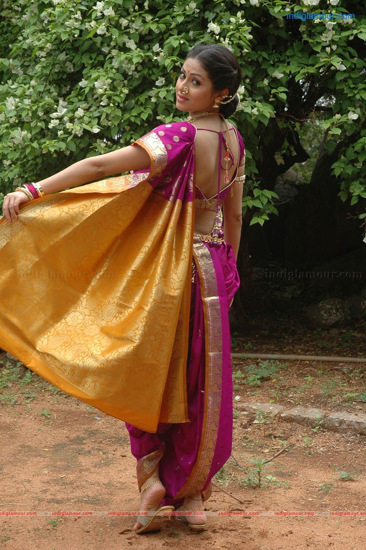 Sada Actress hd photo