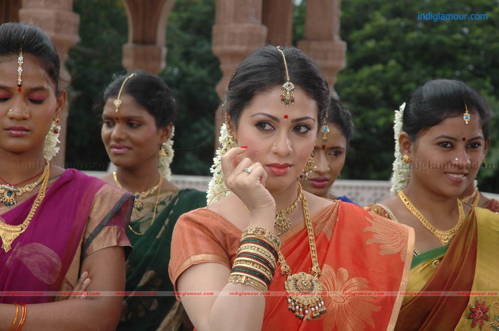 Sada Actress hd photo