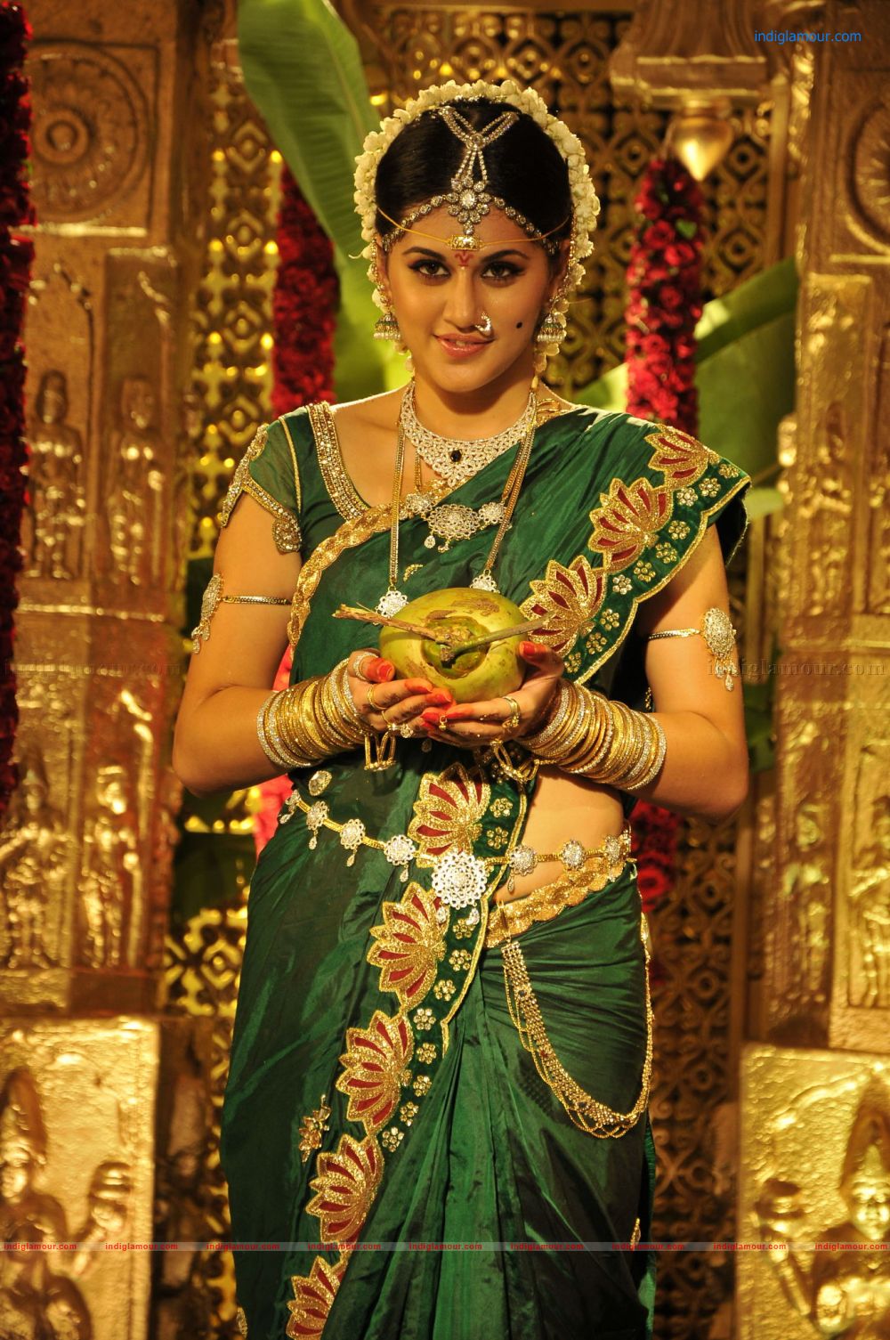 Tapsee Actress hd photo