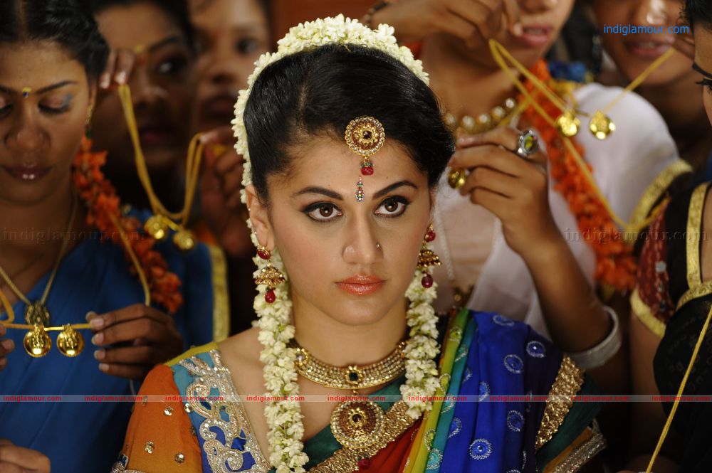 Tapsee Actress hd photo