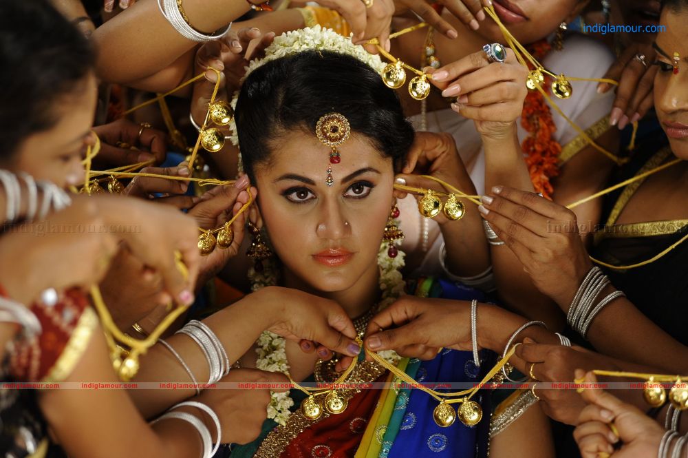 Tapsee Actress hd photo