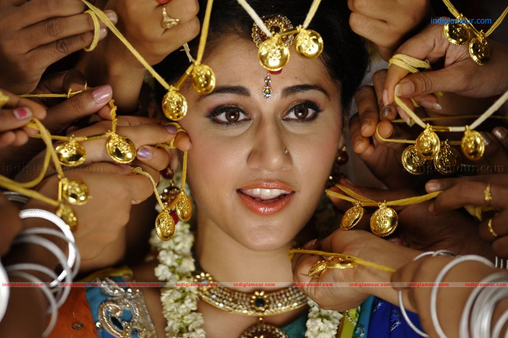 Tapsee Actress hd photo