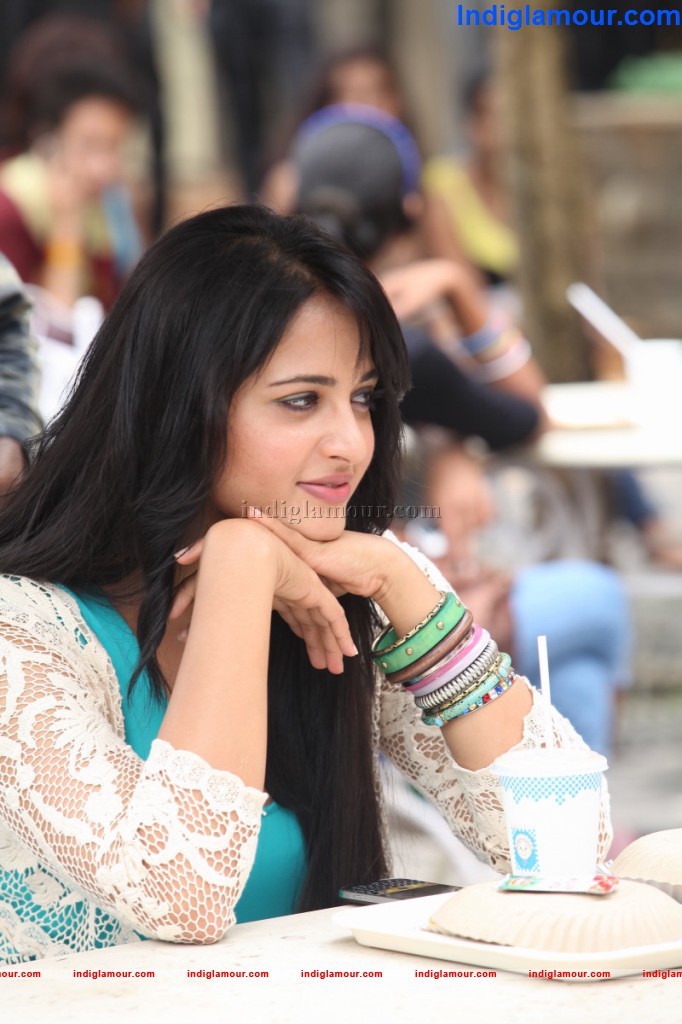 Anushka Actress hd photo