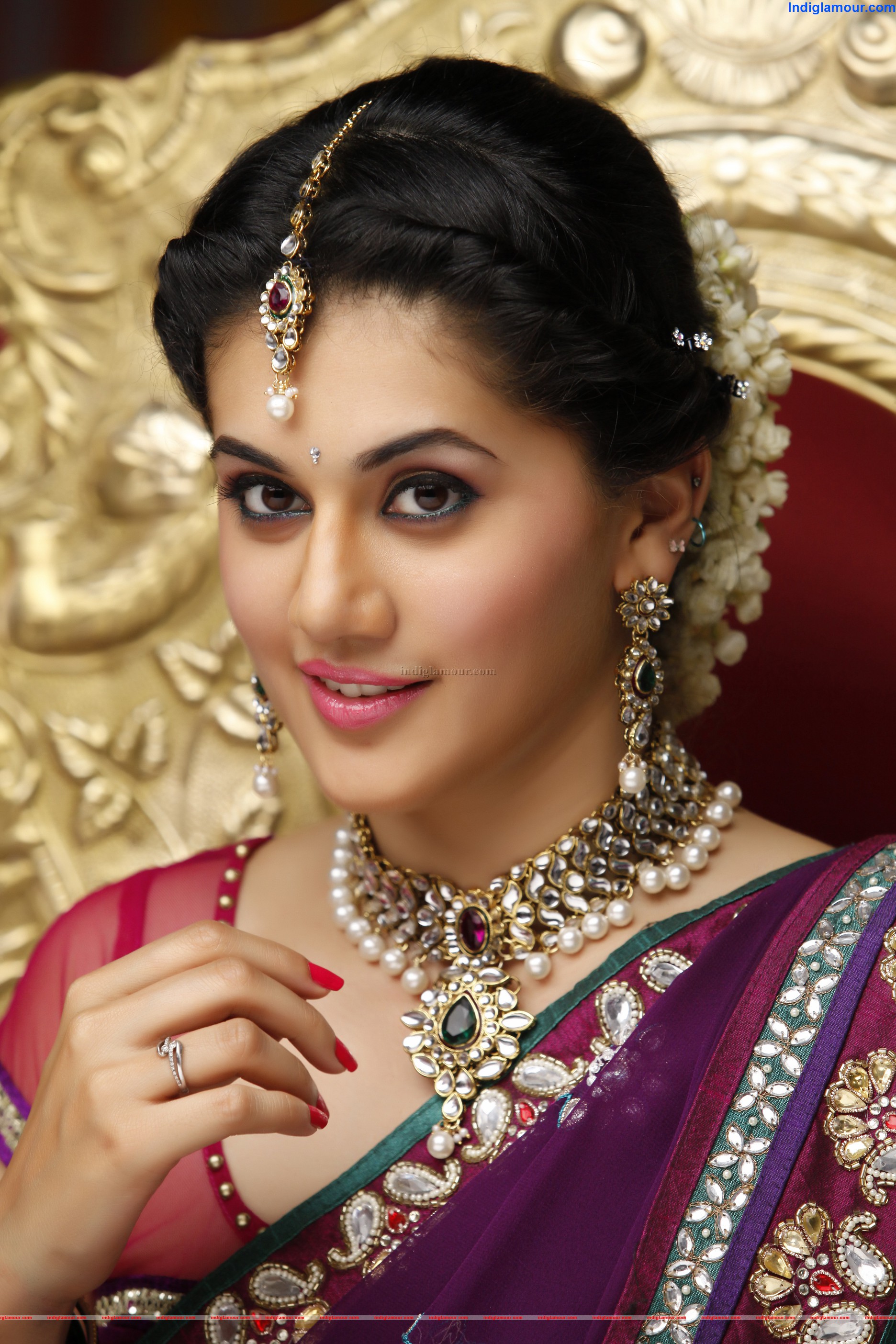 Tapsee Actress hd photo