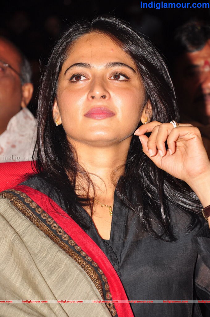 Anushka Actress hd photo