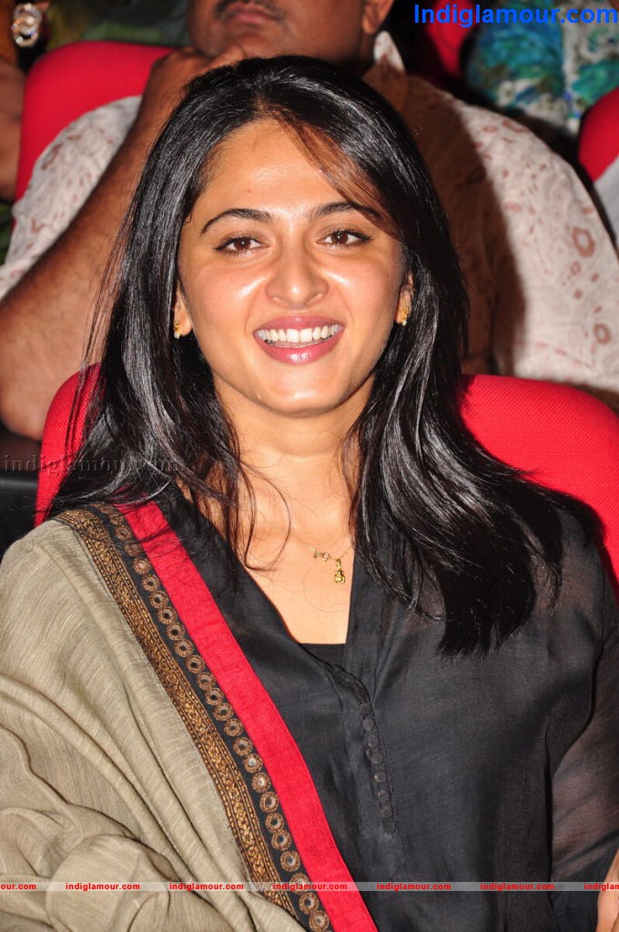 Anushka Actress hd photo