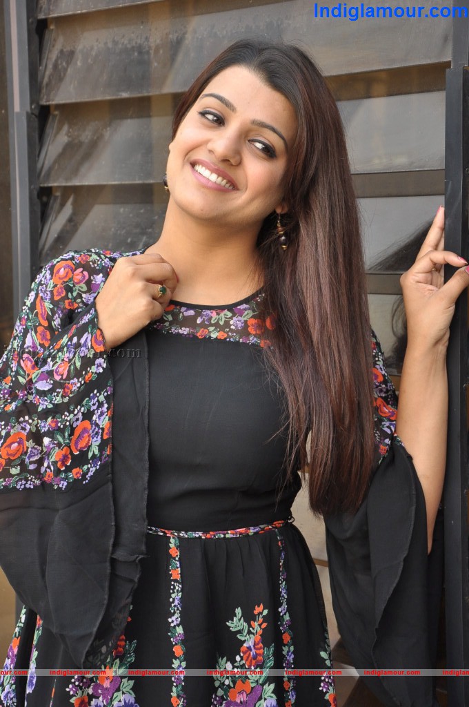 Tashu Kaushik Actress hd photo