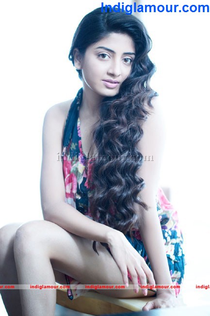 Poonam Kaur Actress hd photo