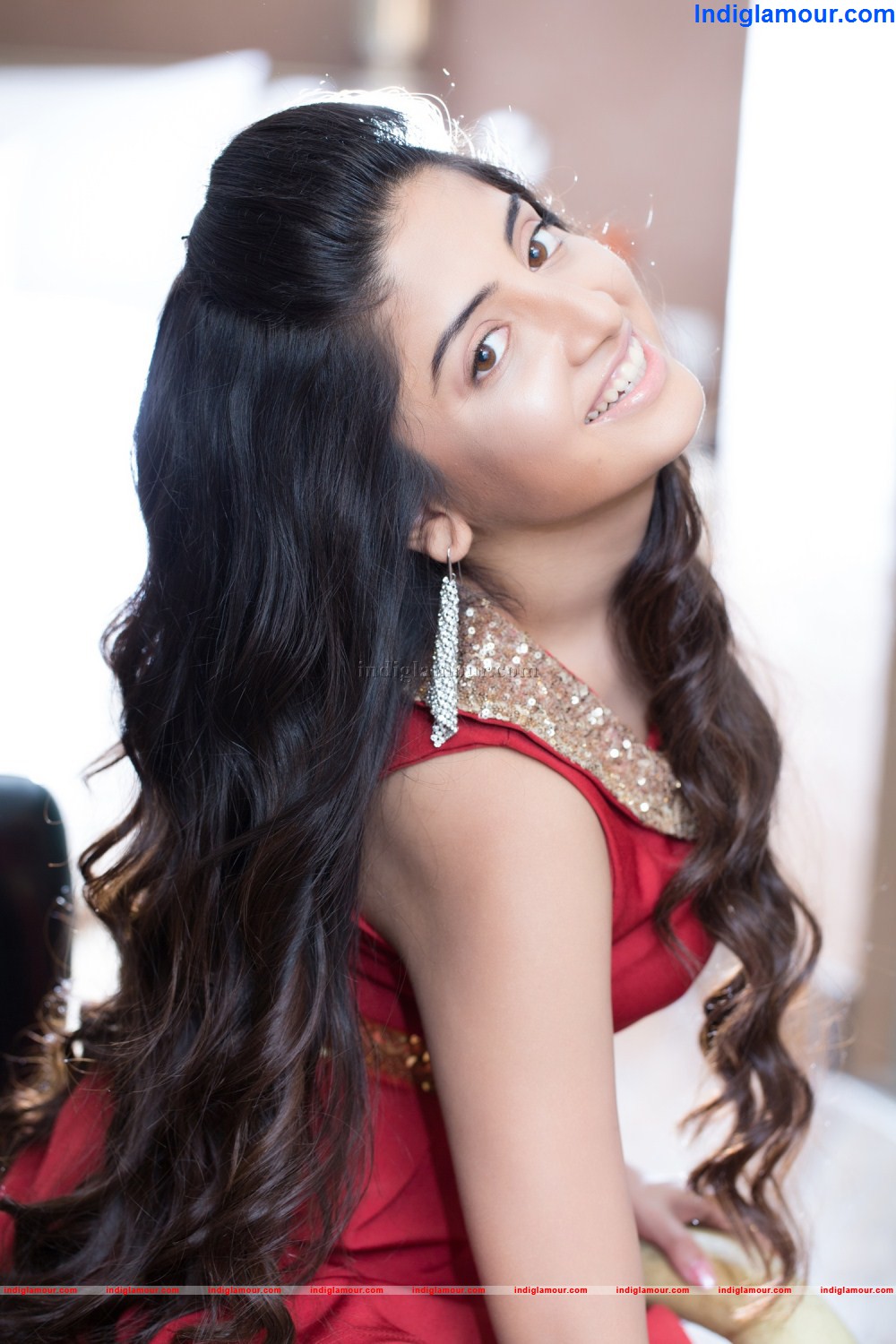Poonam Kaur Actress hd photo