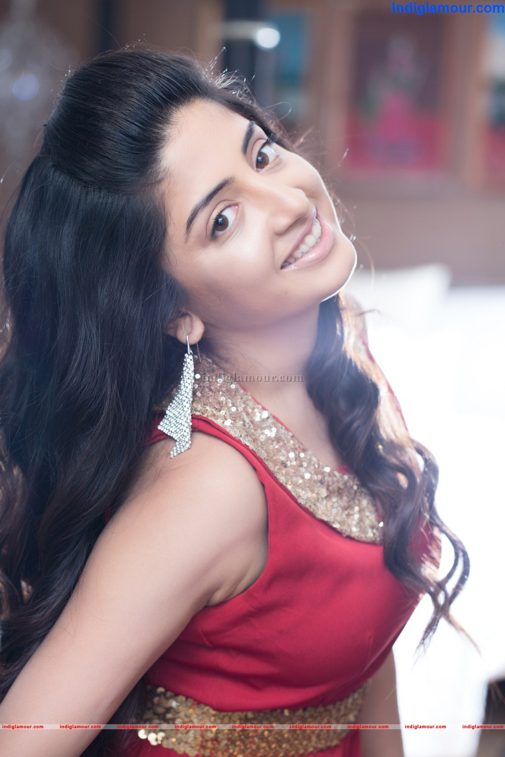 Poonam Kaur Actress hd photo