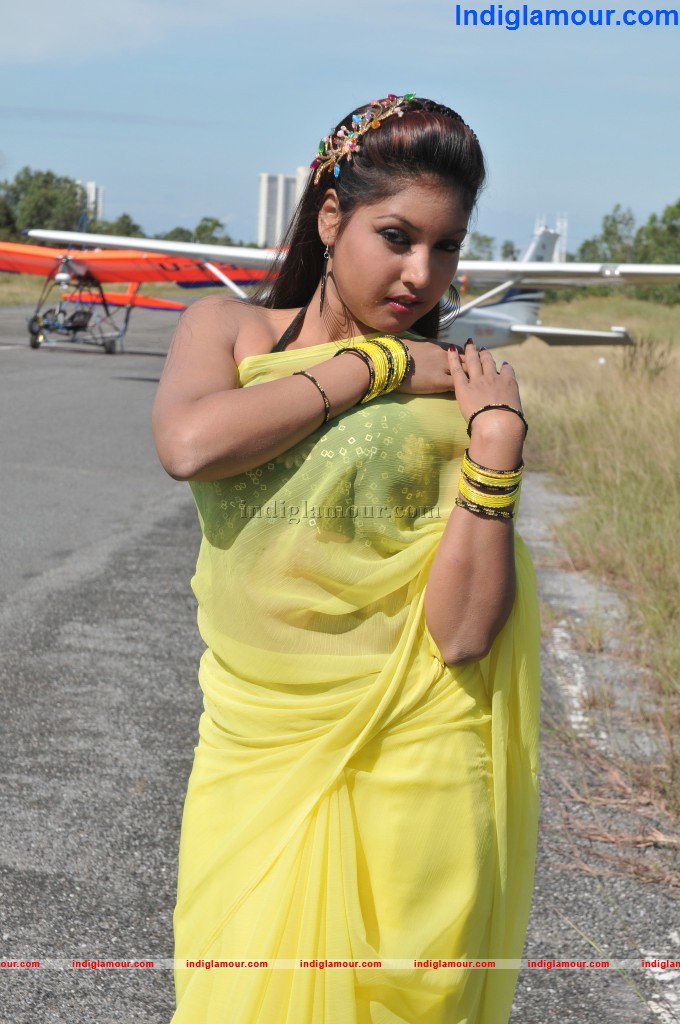 Komal Jha Actress hd photo