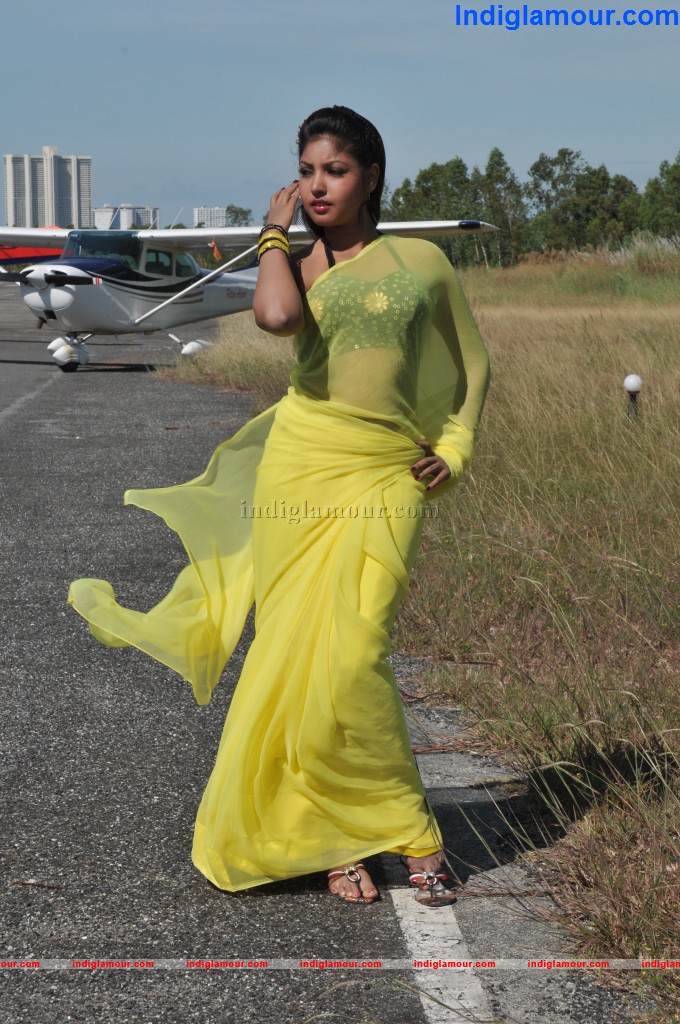 Komal Jha Actress hd photo