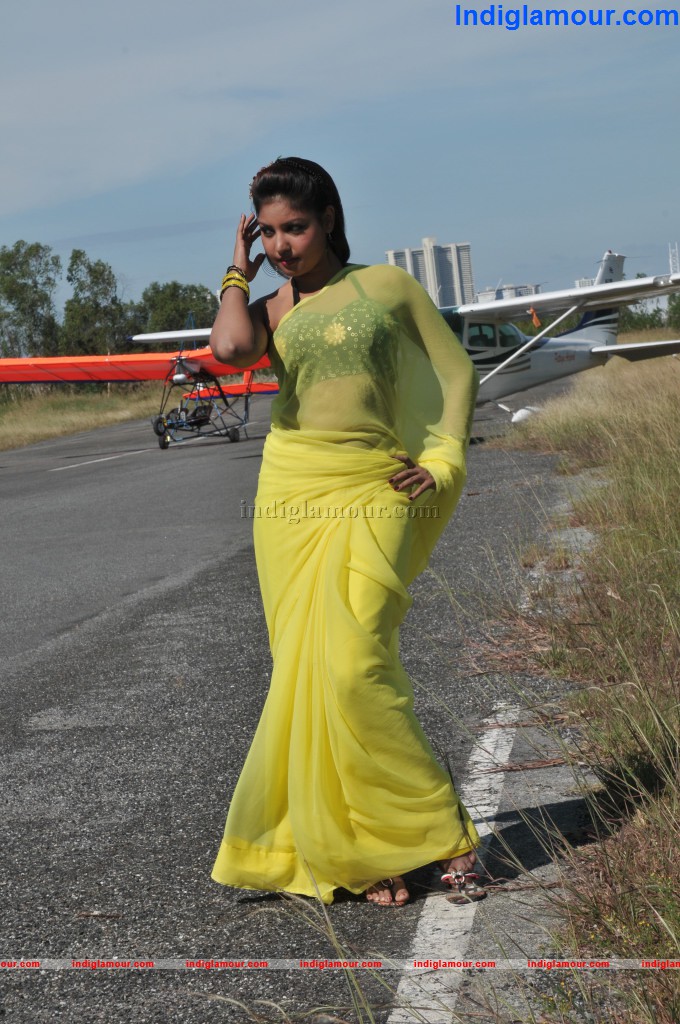 Komal Jha Actress hd photo