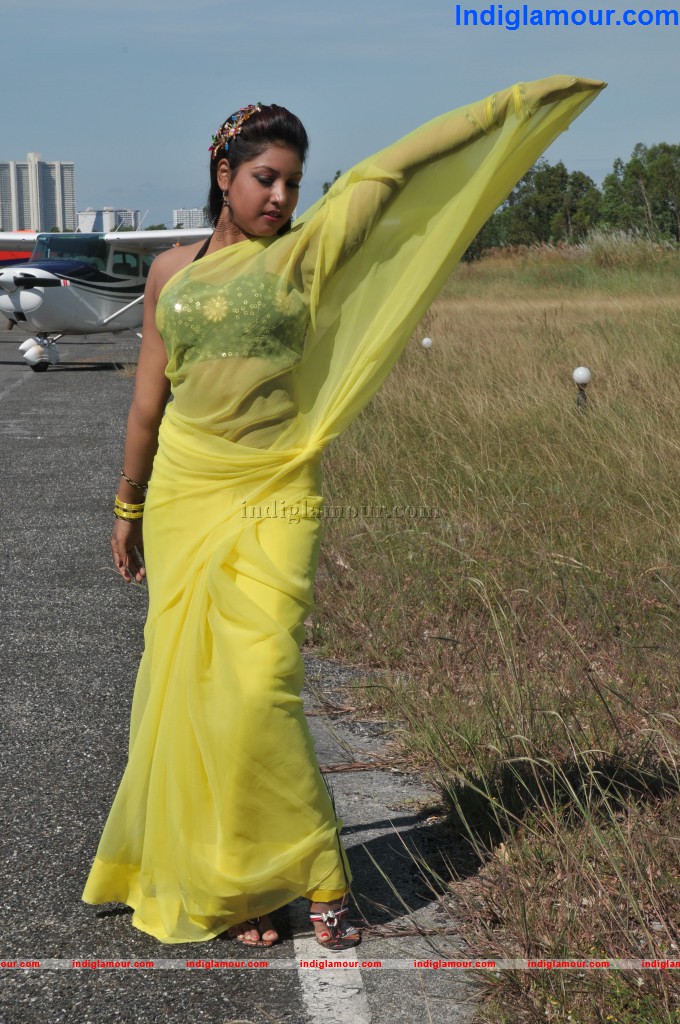 Komal Jha Actress hd photo