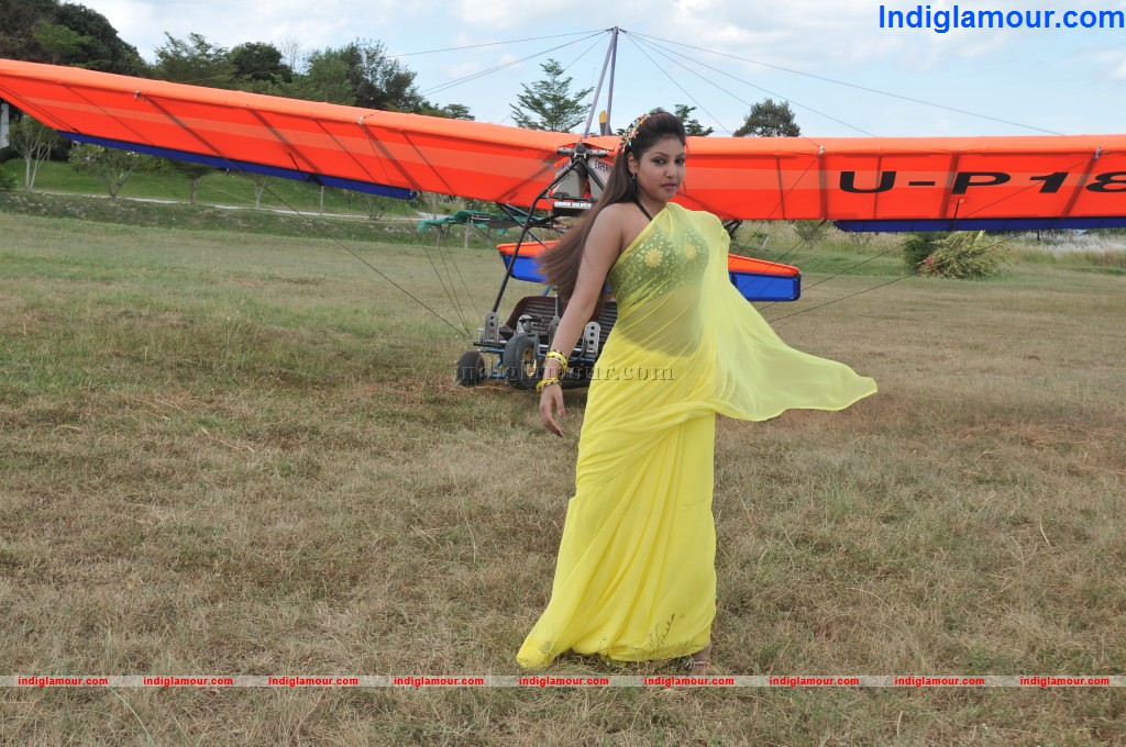 Komal Jha Actress hd photo