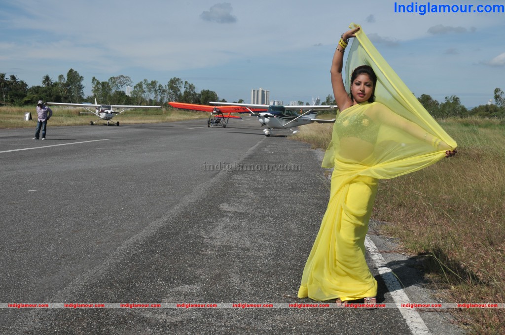 Komal Jha Actress hd photo