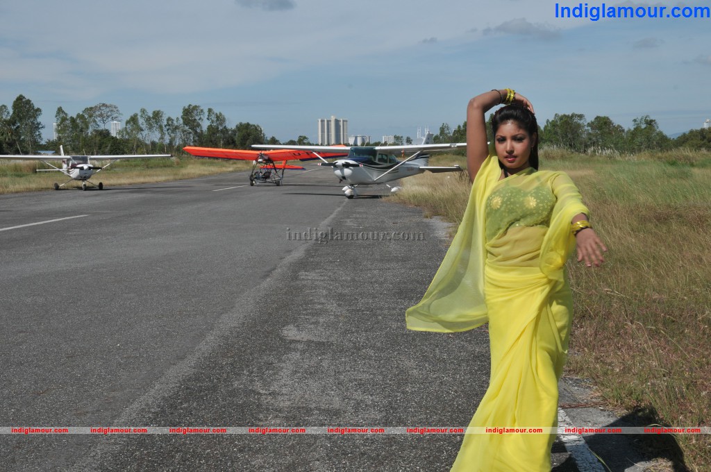 Komal Jha Actress hd photo