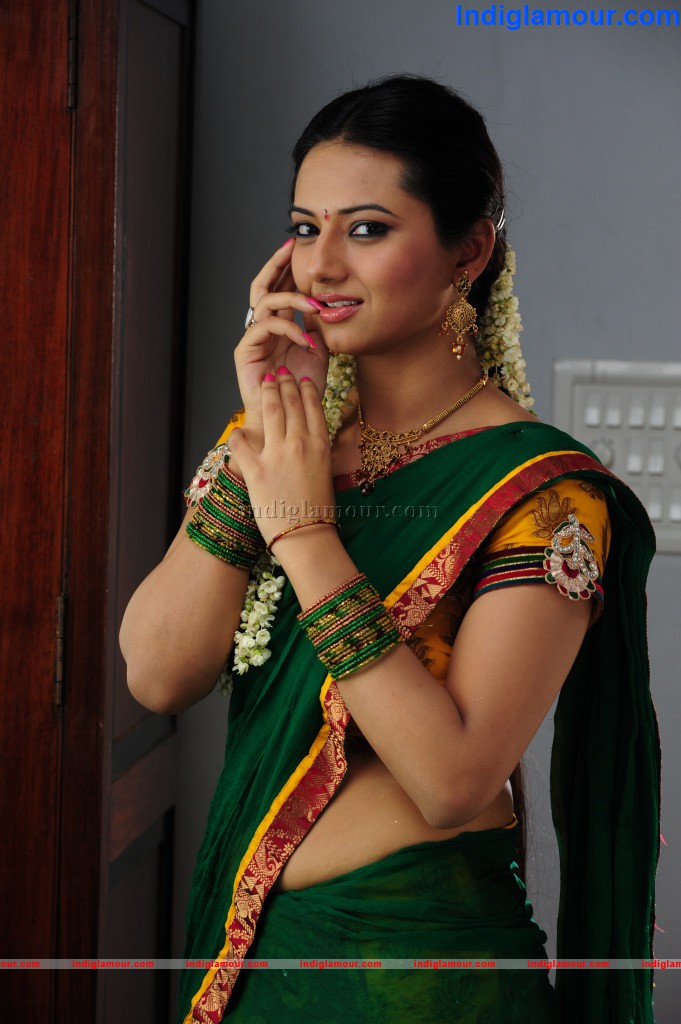 Isha Chawla Actress hd photo