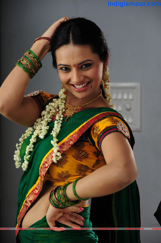 Isha Chawla Actress hd photo