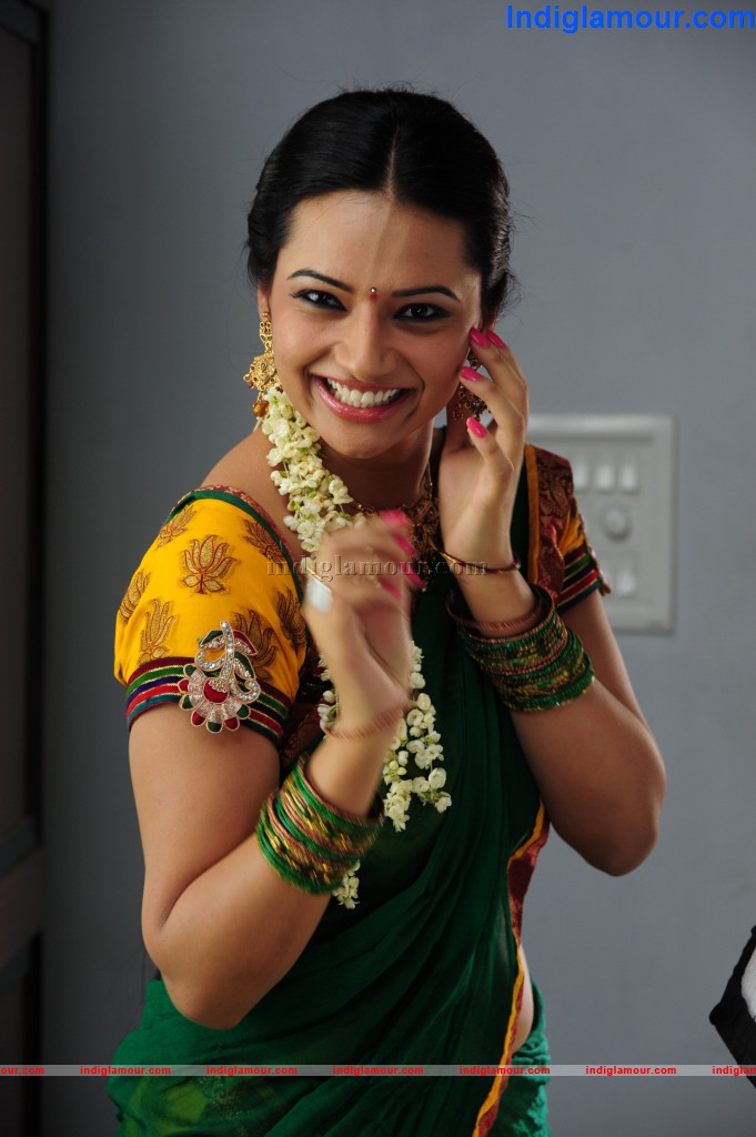 Isha Chawla Actress hd photo
