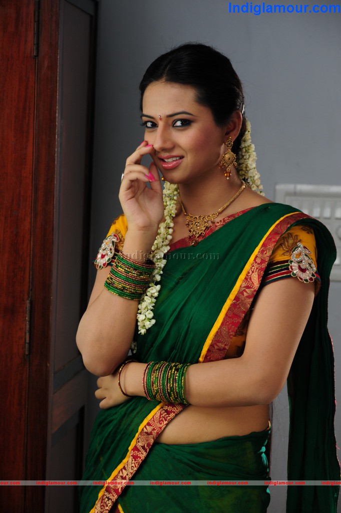 Isha Chawla Actress hd photo