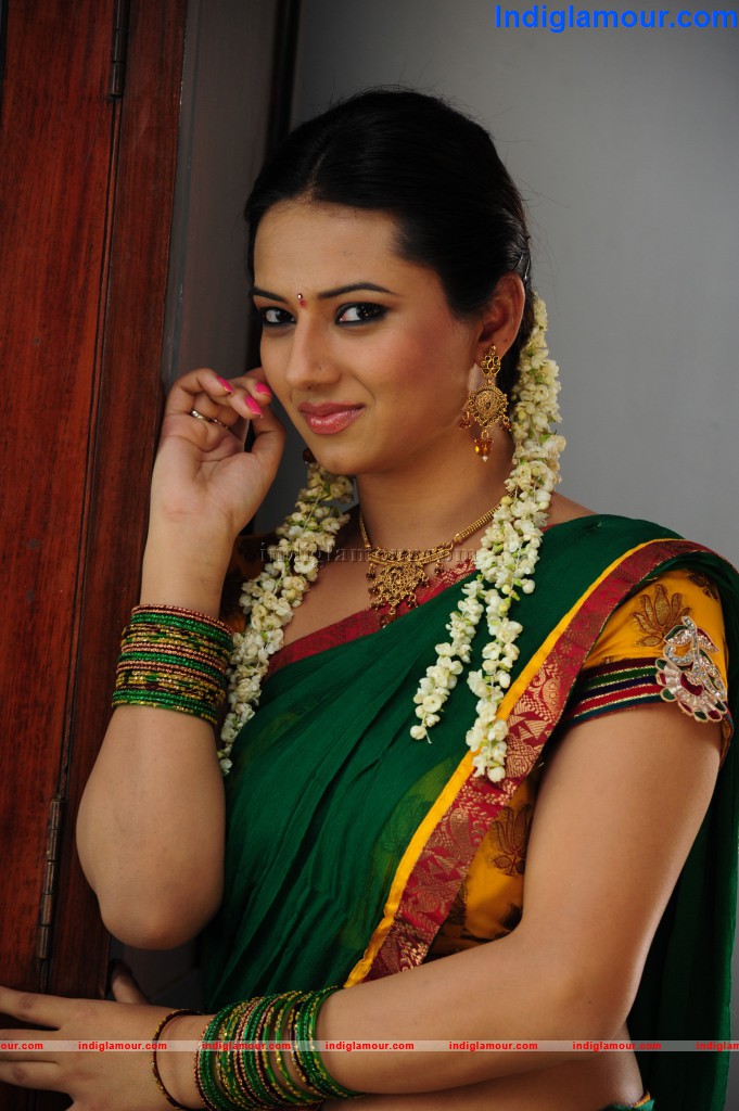 Isha Chawla Actress hd photo
