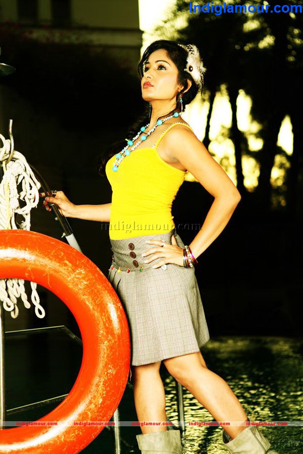 Madhavi Latha Actress hd photo