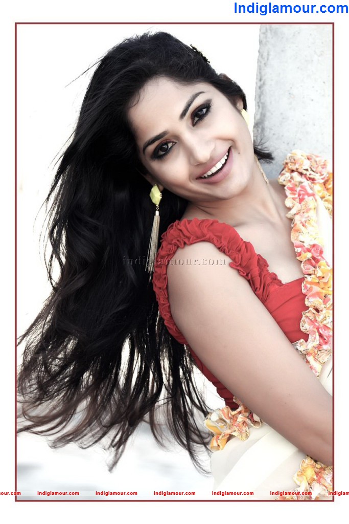 Madhavi Latha Actress hd photo