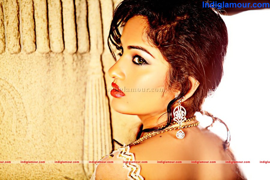 Madhavi Latha Actress hd photo